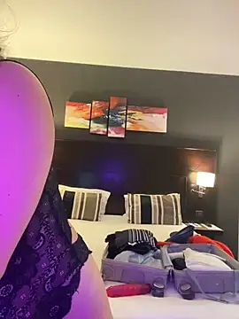 Snapshot of ImImmy chatting on 12.17.24 ImImmy online show from 12.17.24