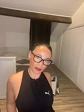 Snapshot of ImImmy chatting on 12.27.24 ImImmy online show from 12.27.24