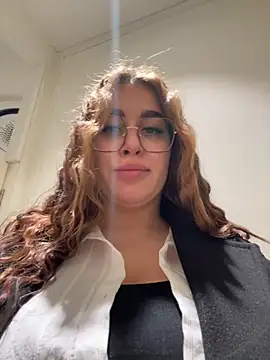 Snapshot of VikiDemi chatting on 02.25.26 VikiDemi online show from 02.25.26
