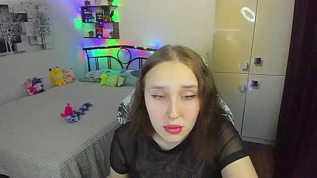 LinaTruly online show from 04.20.26