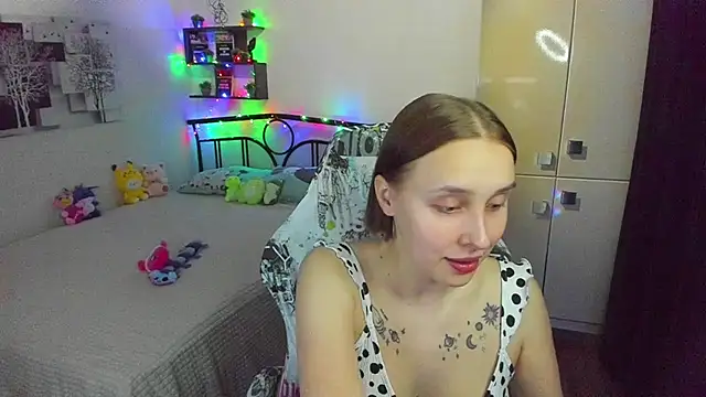 LinaTruly online show from 04.22.26