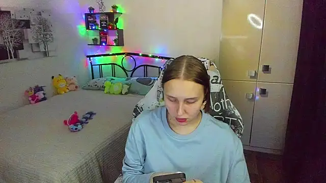 LinaTruly online show from 04.23.26