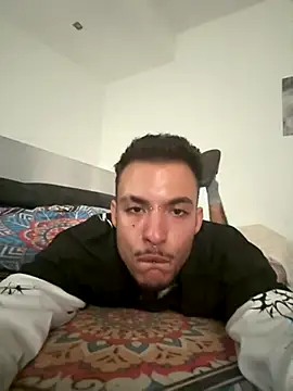 Snapshot of FTM98xxx chatting on 09.25.25 FTM98xxx online show from 09.25.25