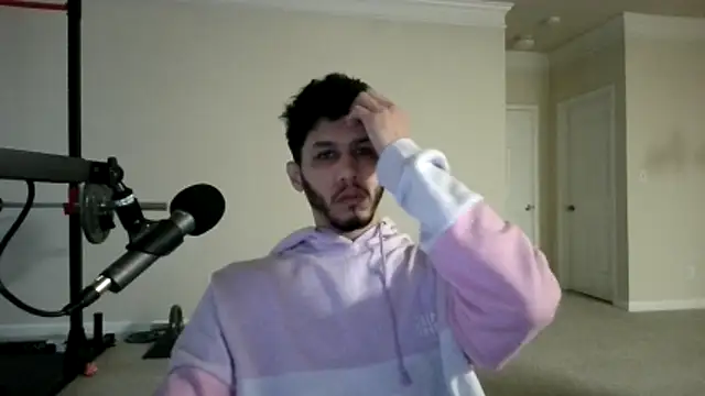 Snapshot of DamnKevin chatting on 01.06.25 DamnKevin online show from 01.06.25