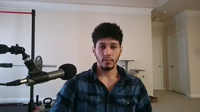 Snapshot of DamnKevin chatting on 02.25.25 DamnKevin online show from 02.25.25