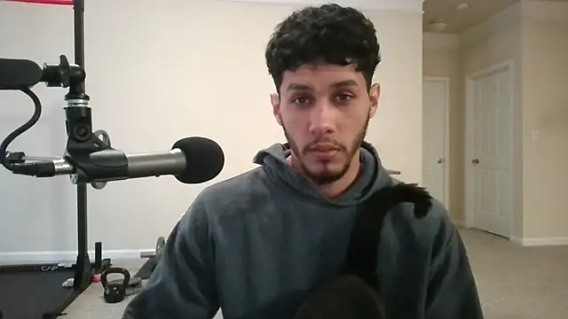 Snapshot of DamnKevin chatting on 03.10.25 DamnKevin online show from 03.10.25