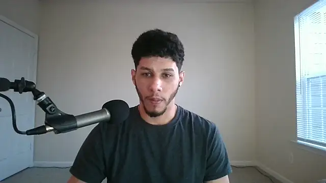 Snapshot of DamnKevin chatting on 03.21.25 DamnKevin online show from 03.21.25