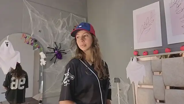 jolie lov online show from 10.16.25