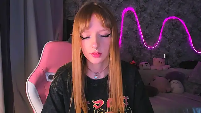 Snapshot of Inma_Lewdness chatting on 12.21.24 Inma Lewdness online show from 12.21.24