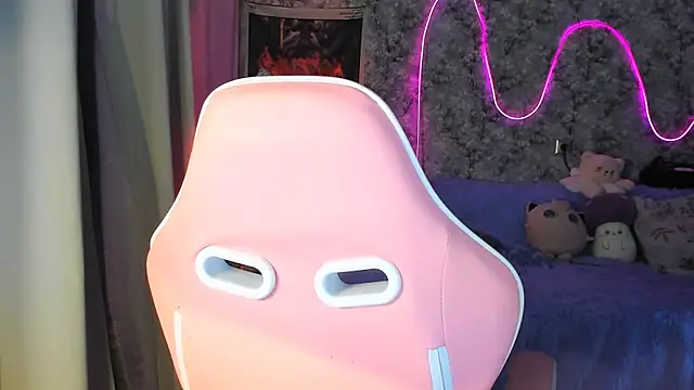 Snapshot of Inma_Lewdness chatting on 02.19.25 Inma Lewdness online show from 02.19.25