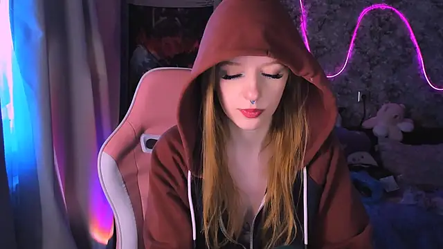 Snapshot of Inma_Lewdness chatting on 03.22.25 Inma Lewdness online show from 03.22.25