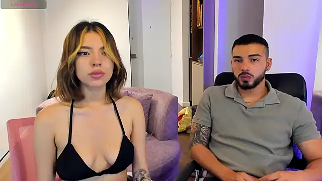 Snapshot of savage_sweethearts chatting on 02.05.25 savage sweethearts online show from 02.05.25