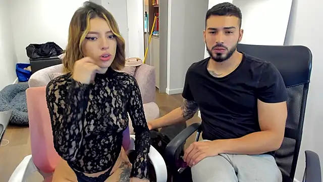 Snapshot of savage_sweethearts chatting on 03.04.25 savage sweethearts online show from 03.04.25