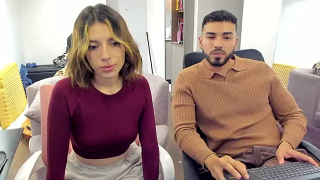 Snapshot of savage_sweethearts chatting on 03.12.25 savage sweethearts online show from 03.12.25