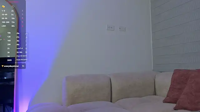 Snapshot of savage_sweethearts chatting on 10.09.25 savage sweethearts online show from 10.09.25