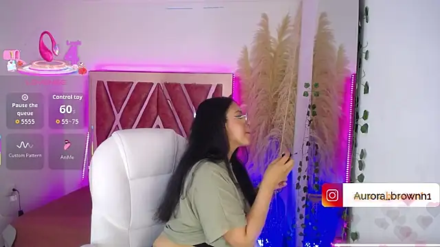 Aurora Brownn online show from 10.13.25