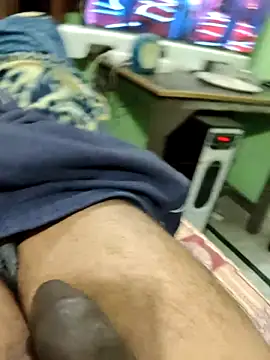 Snapshot of KUKU69XX chatting on 12.19.25 KUKU69XX online show from 12.19.25