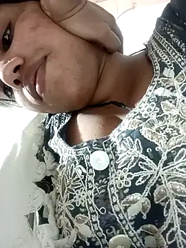 Snapshot of Haniya-143 chatting on 12.14.24 Haniya-143 online show from 12.14.24