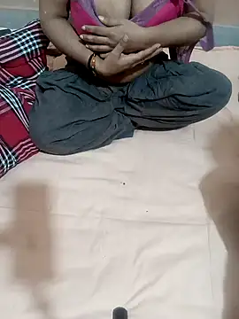 Snapshot of Haniya-143 chatting on 12.14.24 Haniya-143 online show from 12.14.24