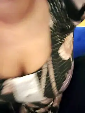 Snapshot of Haniya-143 chatting on 09.17.25 Haniya-143 online show from 09.17.25