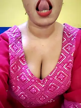 Snapshot of Haniya-143 chatting on 09.18.25 Haniya-143 online show from 09.18.25