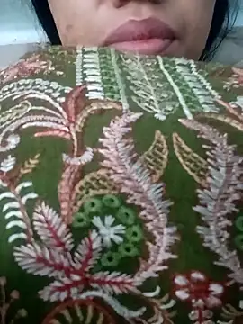 Snapshot of Haniya-143 chatting on 11.24.25 Haniya-143 online show from 11.24.25