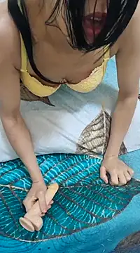 Snapshot of Linda-53 chatting on 12.22.24 Linda-53 online show from 12.22.24