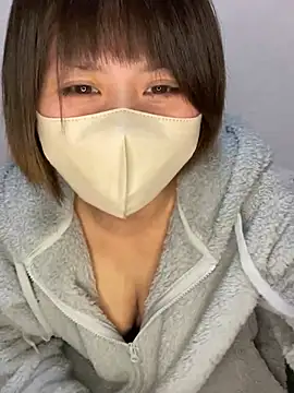 Snapshot of -anzu-o chatting on 12.25.24 -anzu-o online show from 12.25.24