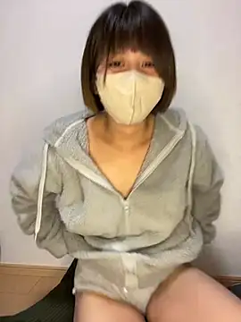 Snapshot of -anzu-o chatting on 12.31.24 -anzu-o online show from 12.31.24