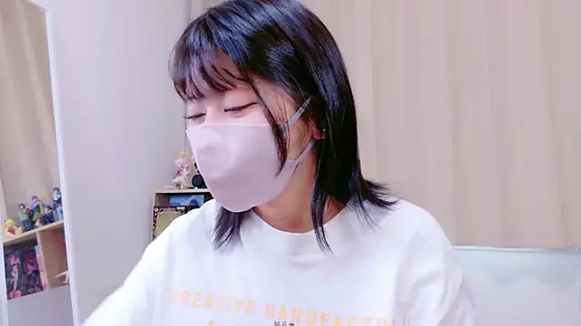 Snapshot of -anzu-o chatting on 10.09.25 -anzu-o online show from 10.09.25