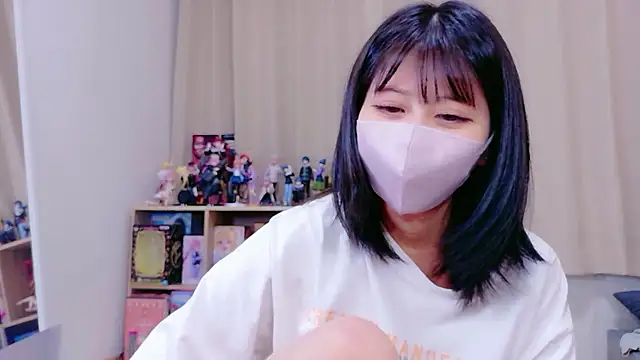 Snapshot of -anzu-o chatting on 10.12.25 -anzu-o online show from 10.12.25