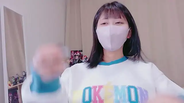 Snapshot of -anzu-o chatting on 10.24.25 -anzu-o online show from 10.24.25