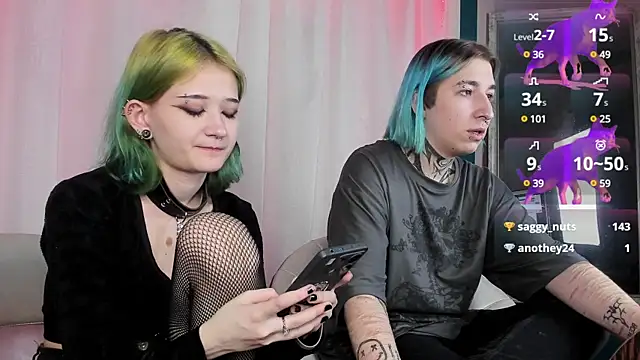Snapshot of Milten-Trish chatting on 01.11.25 Milten-Trish online show from 01.11.25