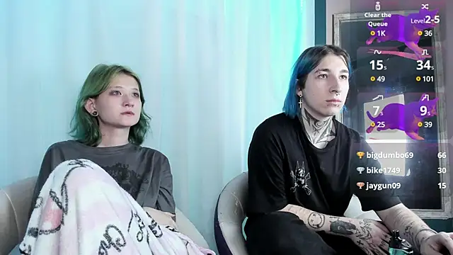 Snapshot of Milten-Trish chatting on 01.20.25 Milten-Trish online show from 01.20.25