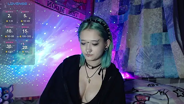 Snapshot of Milten-Trish chatting on 10.01.25 Milten-Trish online show from 10.01.25