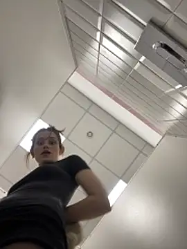 Mia Mia M online show from 03.10.26