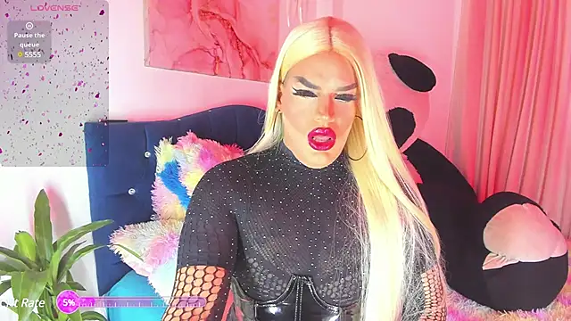 Snapshot of Missisabella_ chatting on 12.21.24 Missisabella online show from 12.21.24