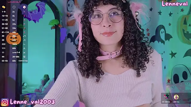 Snapshot of Lenneval1 chatting on 10.28.25 Lenneval1 online show from 10.28.25