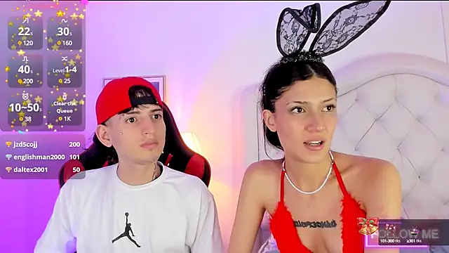 Snapshot of sett_and_gwen chatting on 12.28.24 sett and gwen online show from 12.28.24