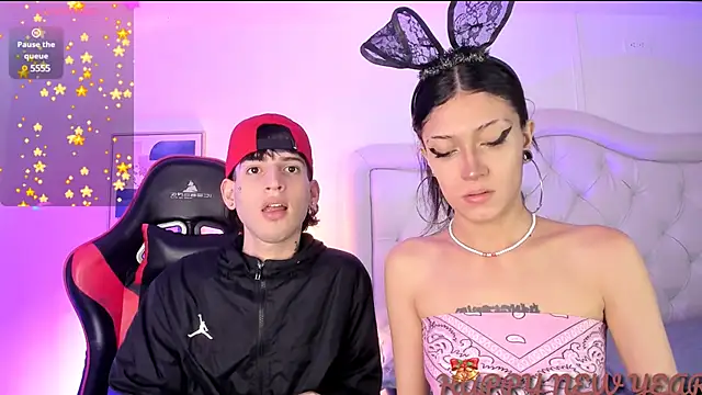 Snapshot of sett_and_gwen chatting on 01.03.25 sett and gwen online show from 01.03.25