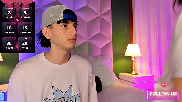 Snapshot of sett_and_gwen chatting on 01.08.25 sett and gwen online show from 01.08.25