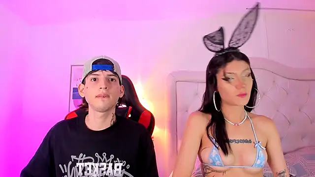 Snapshot of sett_and_gwen chatting on 01.19.25 sett and gwen online show from 01.19.25