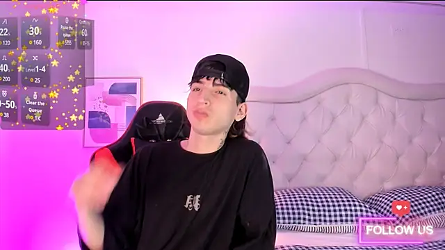 Snapshot of sett_and_gwen chatting on 01.28.25 sett and gwen online show from 01.28.25