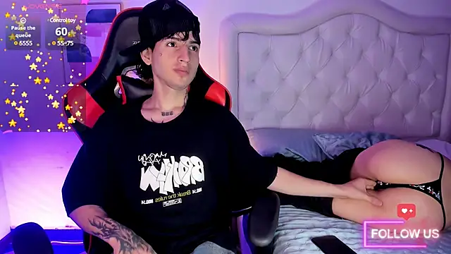 Snapshot of sett_and_gwen chatting on 02.13.25 sett and gwen online show from 02.13.25