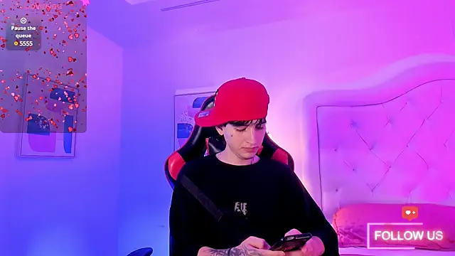 Snapshot of sett_and_gwen chatting on 02.22.25 sett and gwen online show from 02.22.25