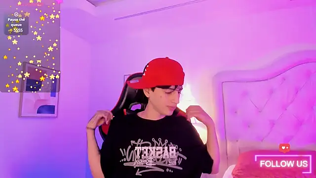 Snapshot of sett_and_gwen chatting on 03.19.25 sett and gwen online show from 03.19.25