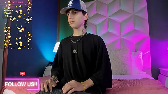 Snapshot of sett_and_gwen chatting on 09.20.25 sett and gwen online show from 09.20.25