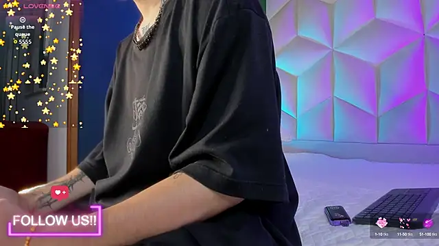 Snapshot of sett_and_gwen chatting on 09.27.25 sett and gwen online show from 09.27.25