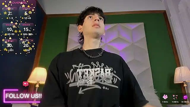 Snapshot of sett_and_gwen chatting on 10.04.25 sett and gwen online show from 10.04.25