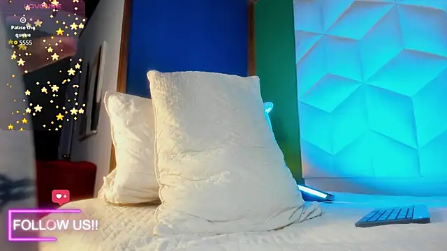 Snapshot of sett_and_gwen chatting on 10.14.25 sett and gwen online show from 10.14.25